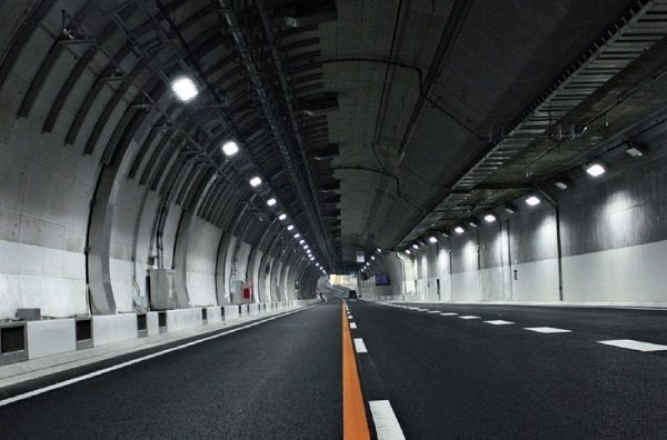 El arquitecto valenciano Akhenatón Moltó gana el concurso promovido por el Ayuntamiento para modernizar la calle Entença’ con el proyecto ‘Como un túnel pero sin el como’